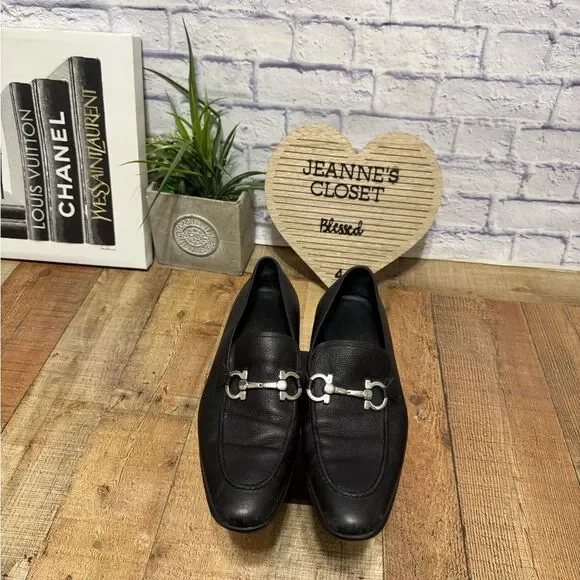 Salvatore Ferragamo Gancini Bit Pebbled Leather Loafers 